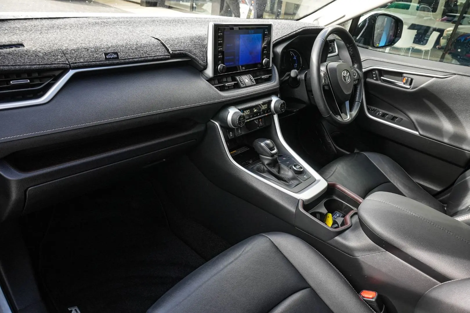 2020 Toyota RAV4 Gallery Image 10