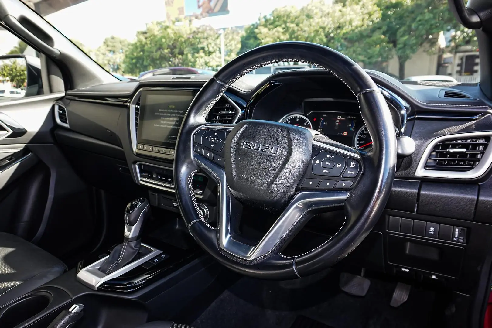 2021 Isuzu D-MAX Gallery Image 6