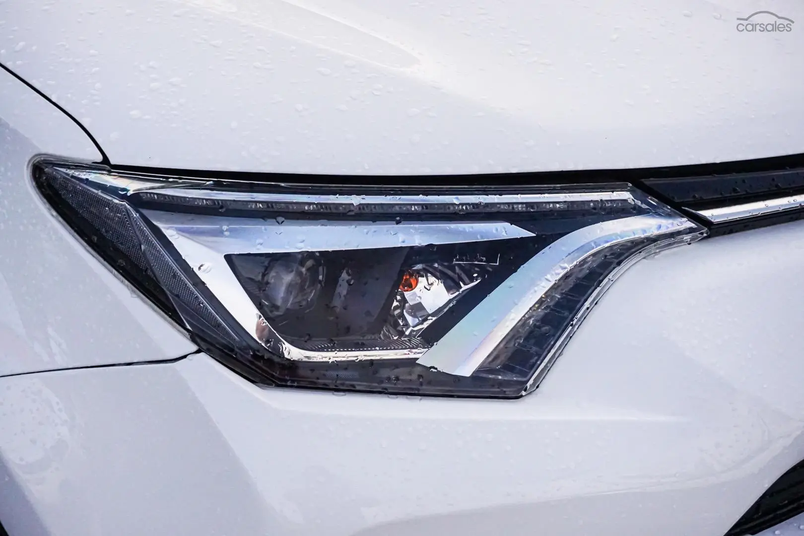 2018 Toyota RAV4 Image 11