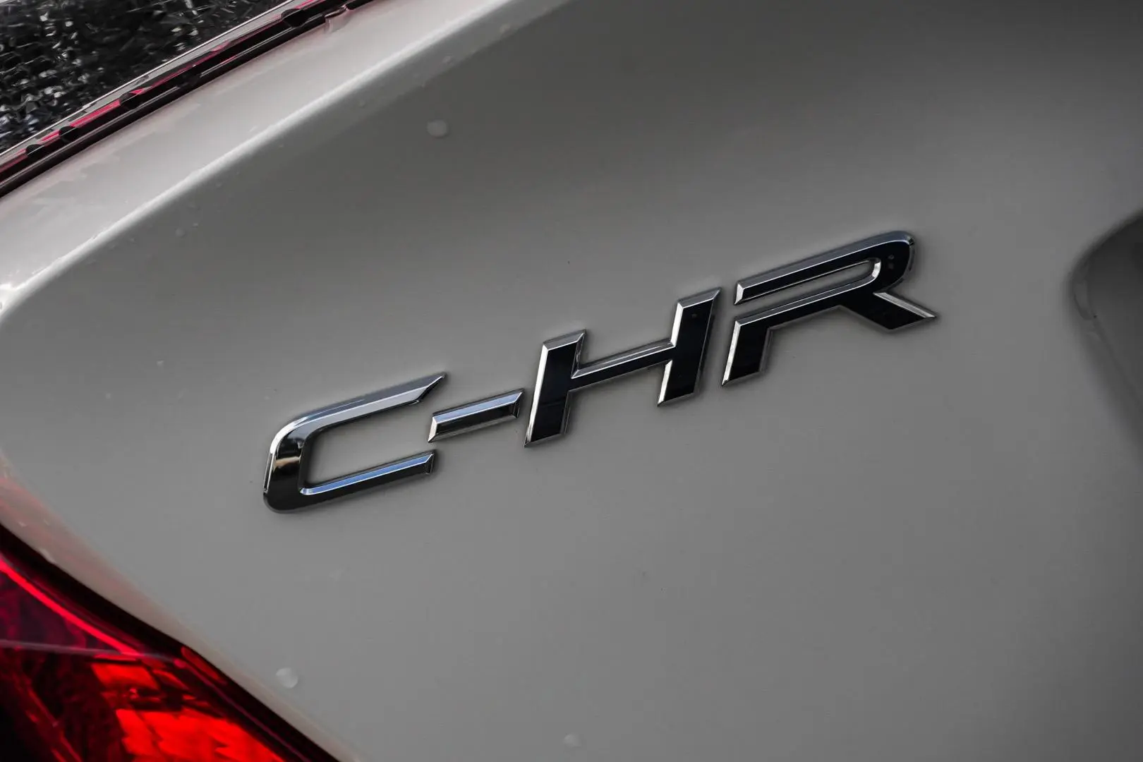 2019 Toyota C-HR Gallery Image 15
