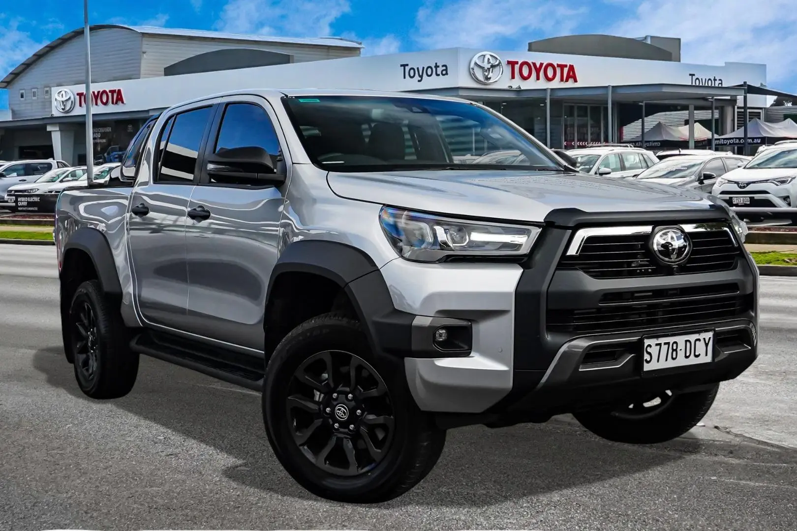 2024 Toyota Hilux Gallery Image 1
