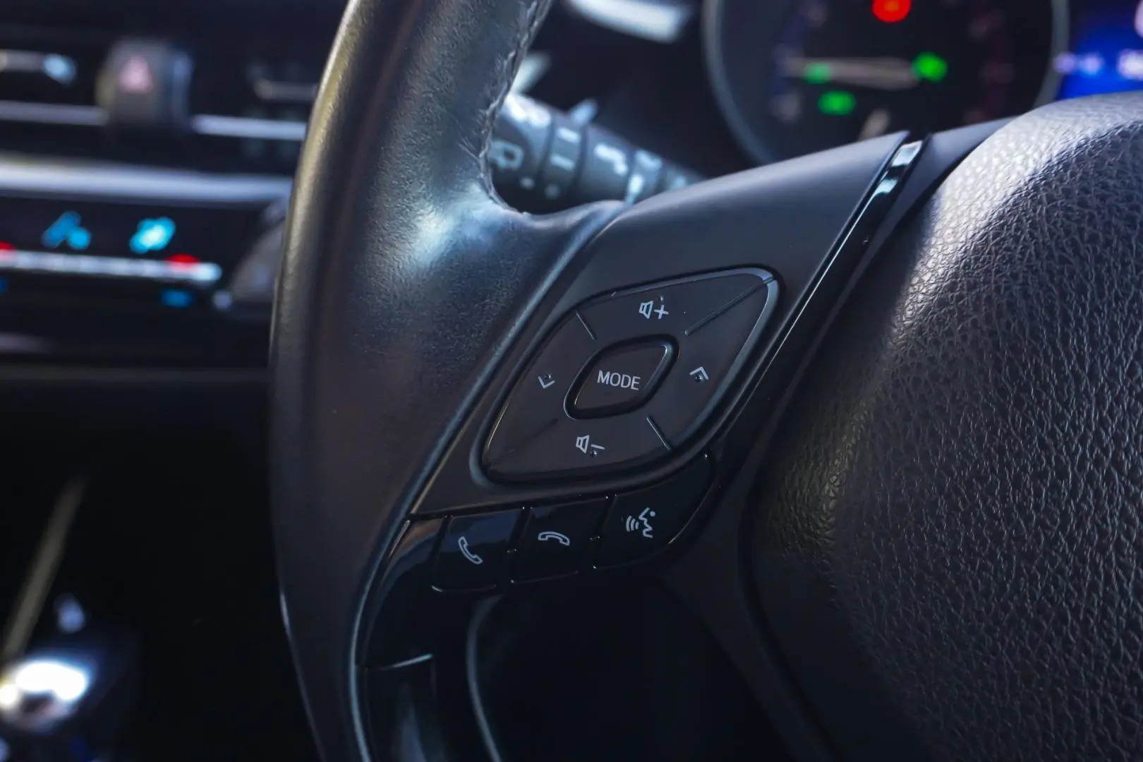 2017 Toyota C-HR Gallery Image 20