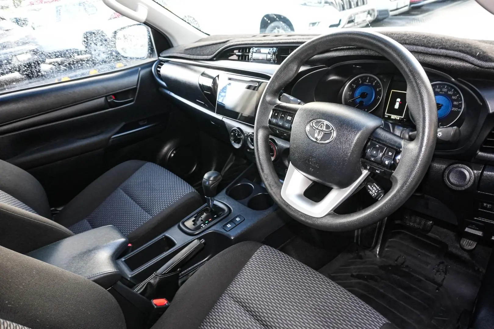 2020 Toyota Hilux Gallery Image 7