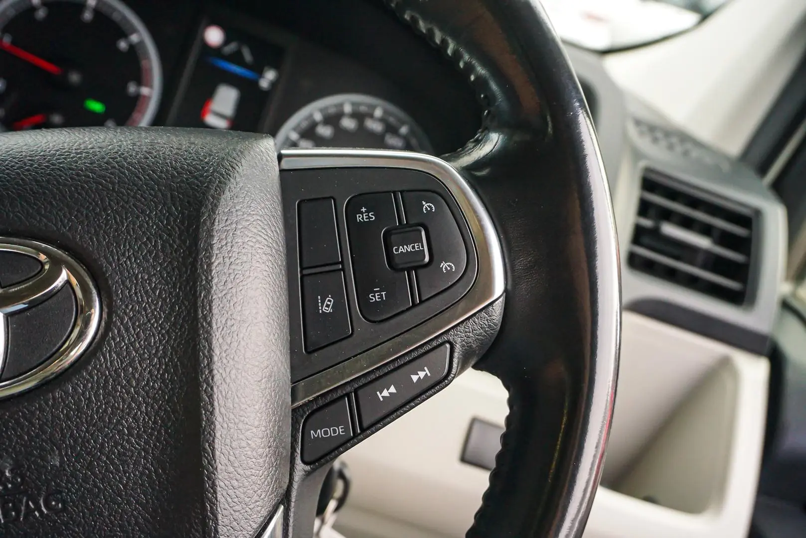 2020 Toyota Hiace Gallery Image 21