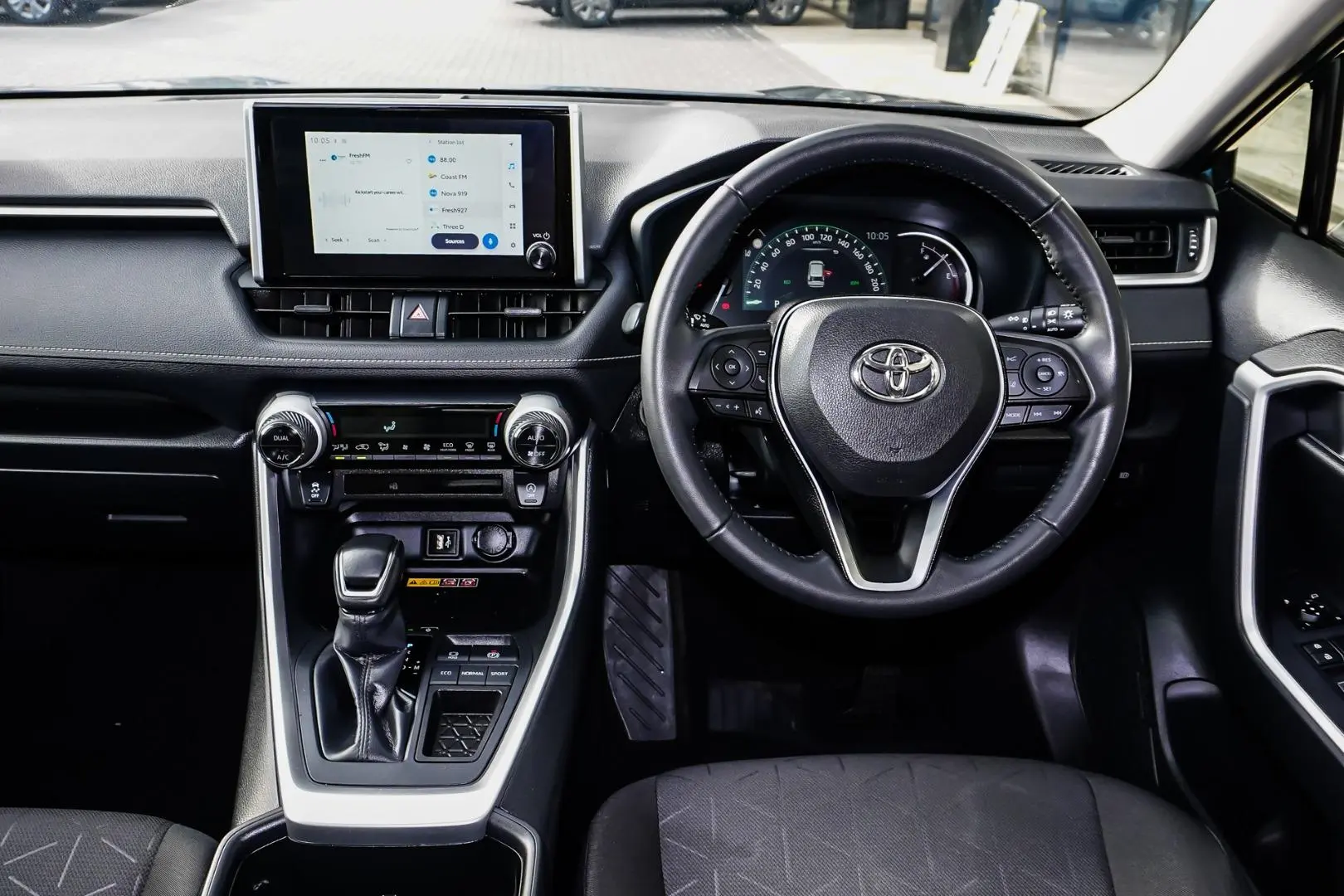 2024 Toyota RAV4 Gallery Image 8