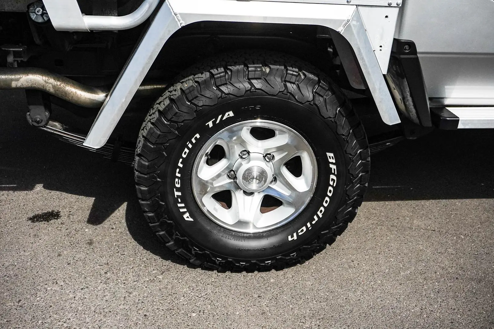 2017 Toyota Landcruiser Gallery Image 16