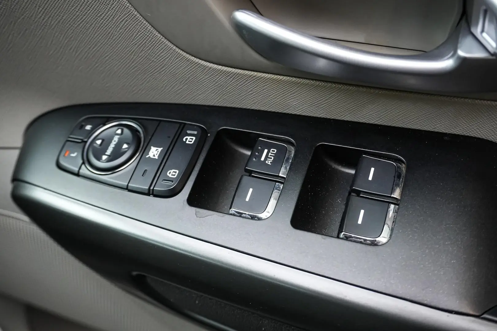 2018 Kia Carnival Gallery Image 20