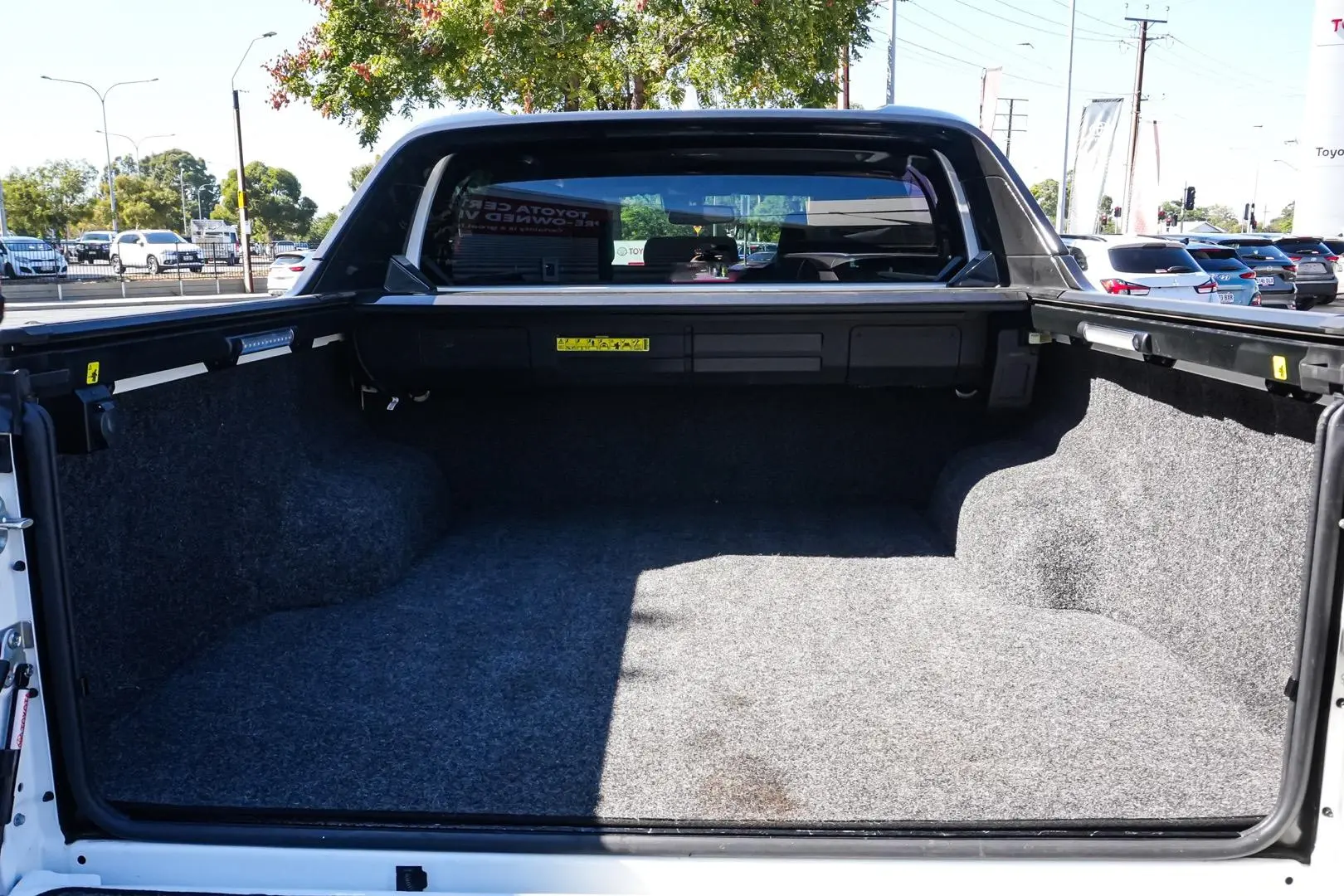 2024 Toyota Hilux Gallery Image 11