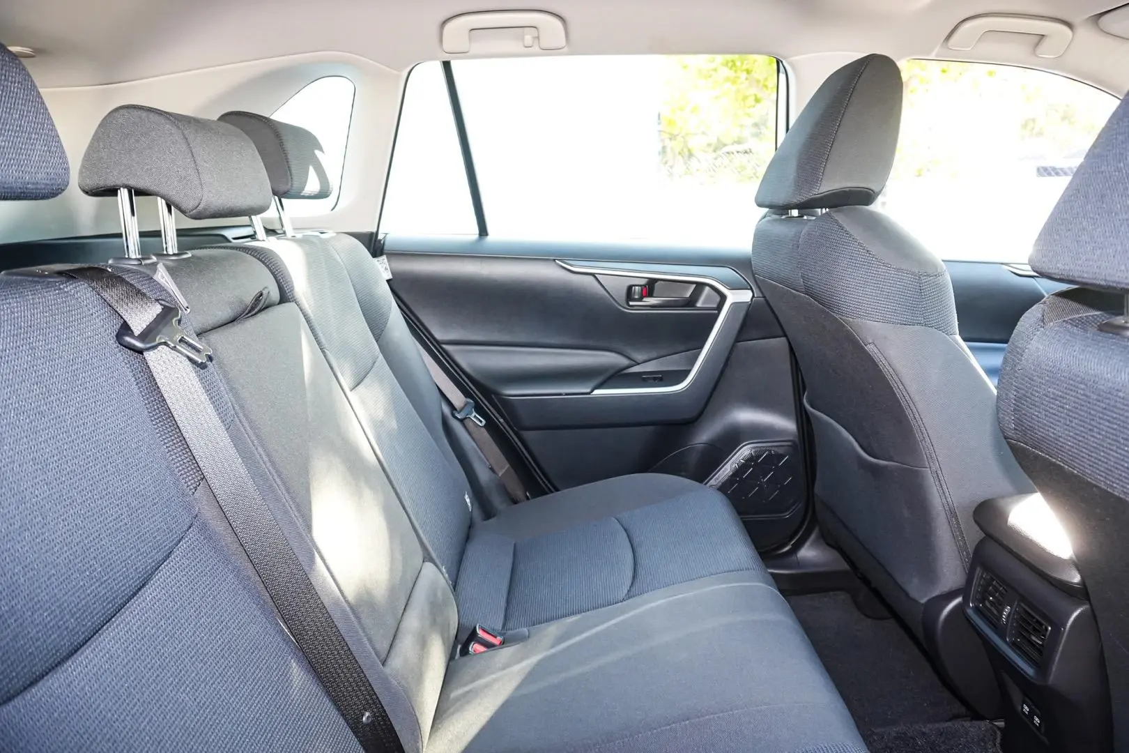 2022 Toyota RAV4 Gallery Image 9