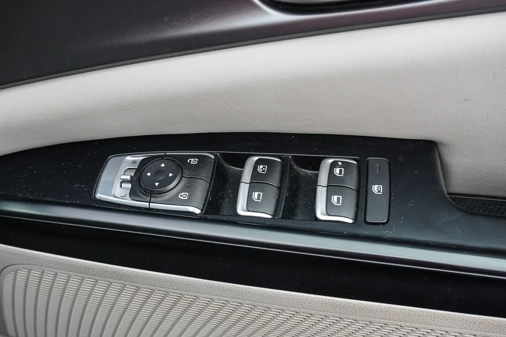 2022 Kia Carnival Gallery Image 18
