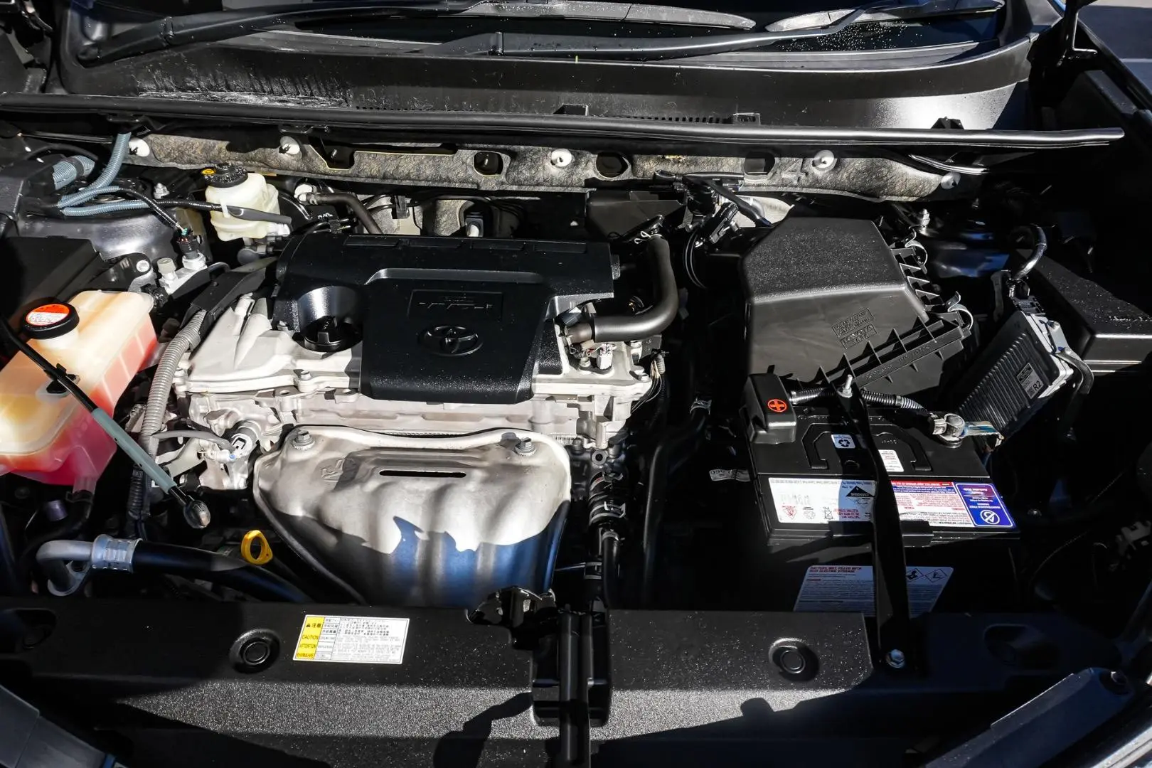 2015 Toyota RAV4 Gallery Image 24