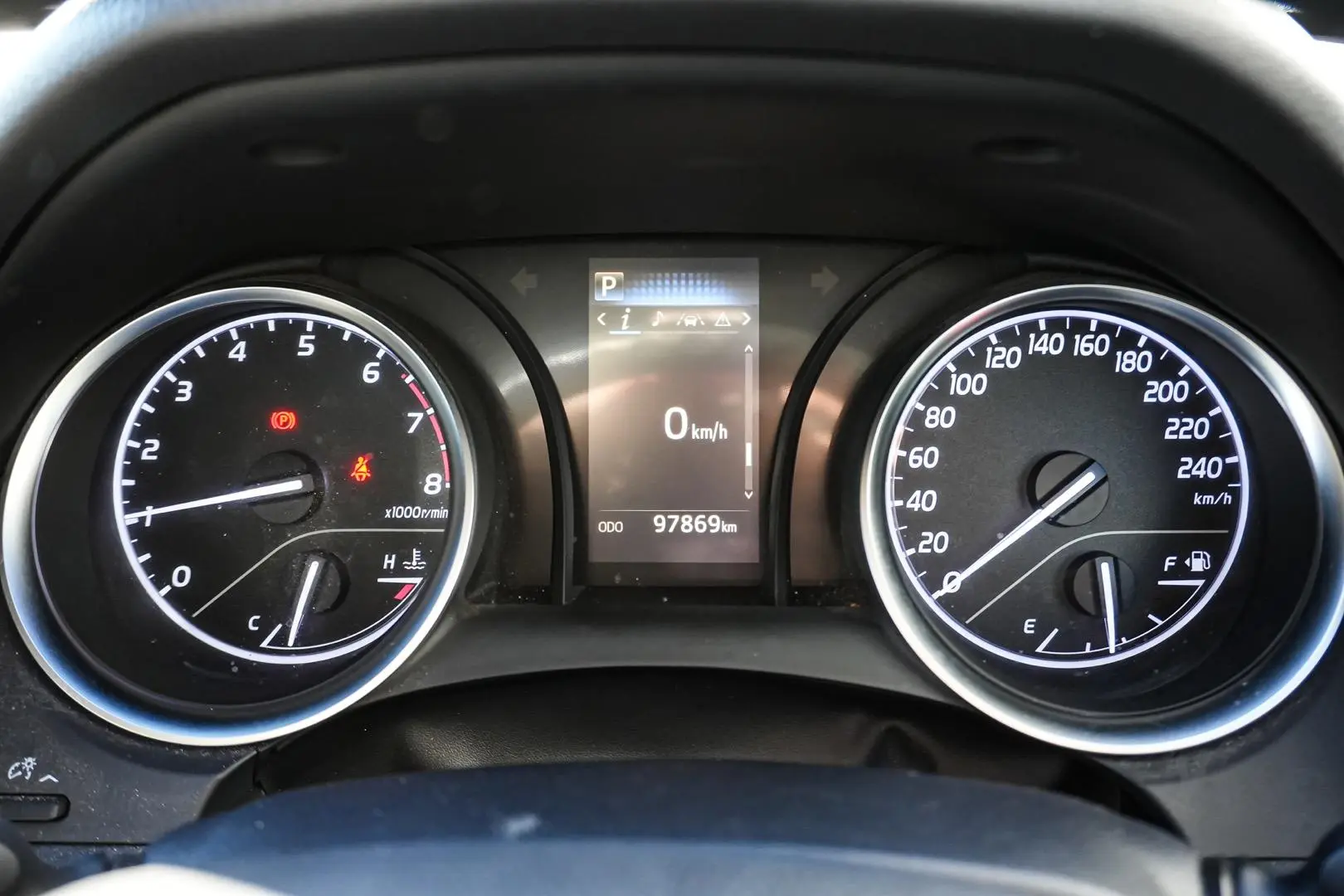 2019 Toyota Camry Gallery Image 16
