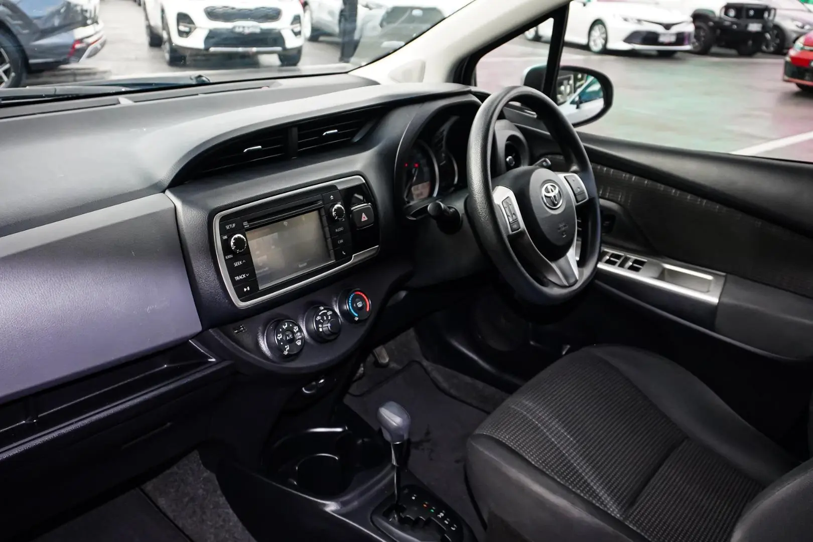 2016 Toyota Yaris Gallery Image 11