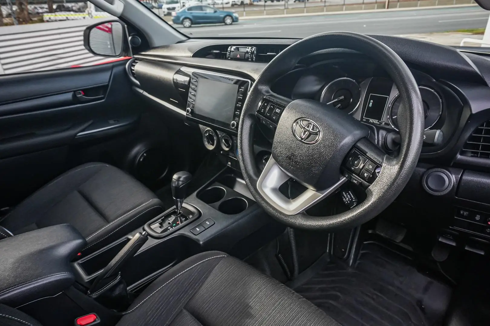 2022 Toyota Hilux Gallery Image 7