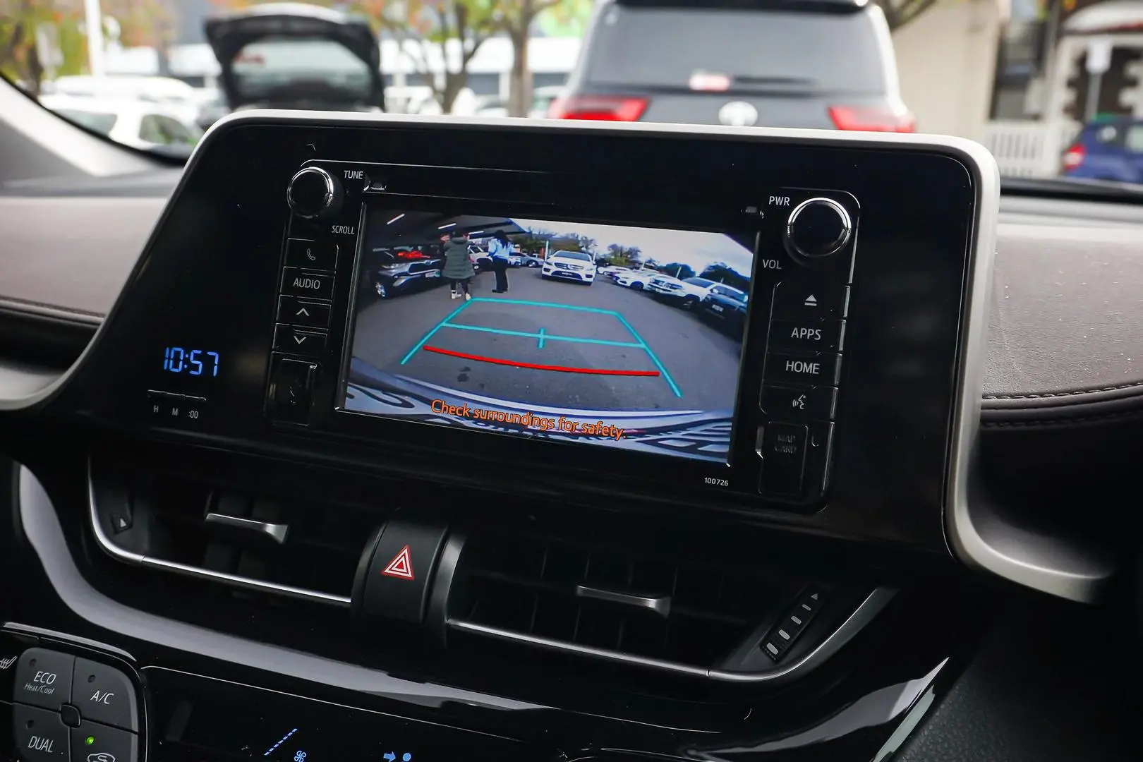 2017 Toyota C-HR Gallery Image 25