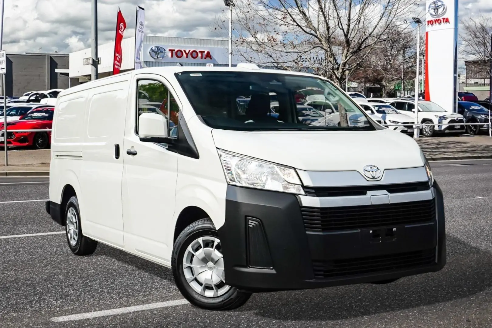 2022 Toyota Hiace Image