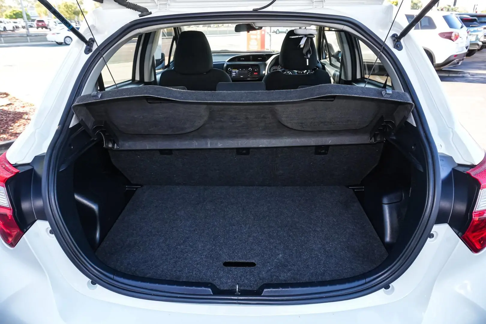 2018 Toyota Yaris Gallery Image 12