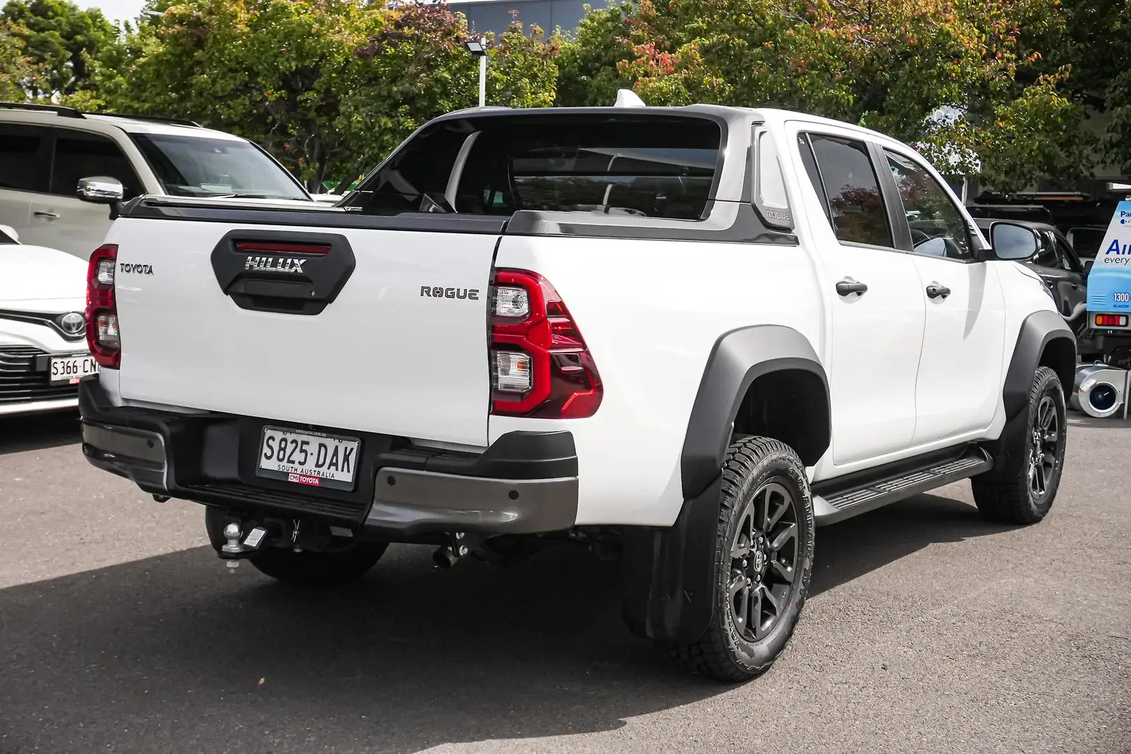 2024 Toyota Hilux Gallery Image 3