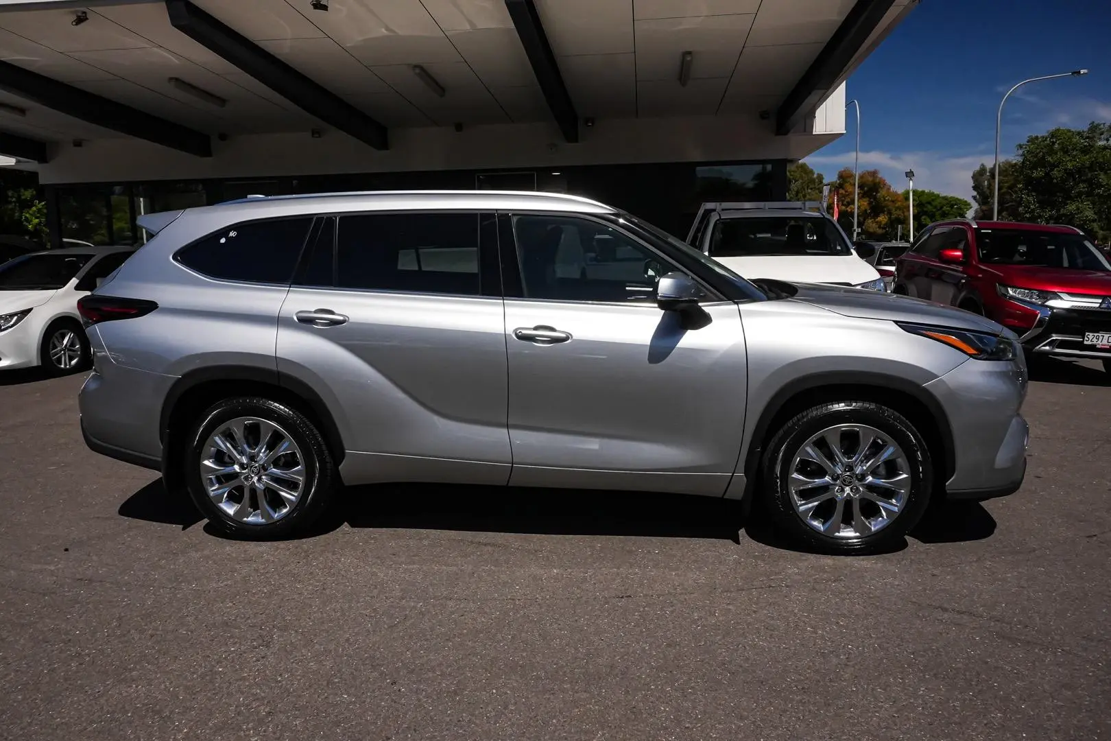 2024 Toyota Kluger Gallery Image 4