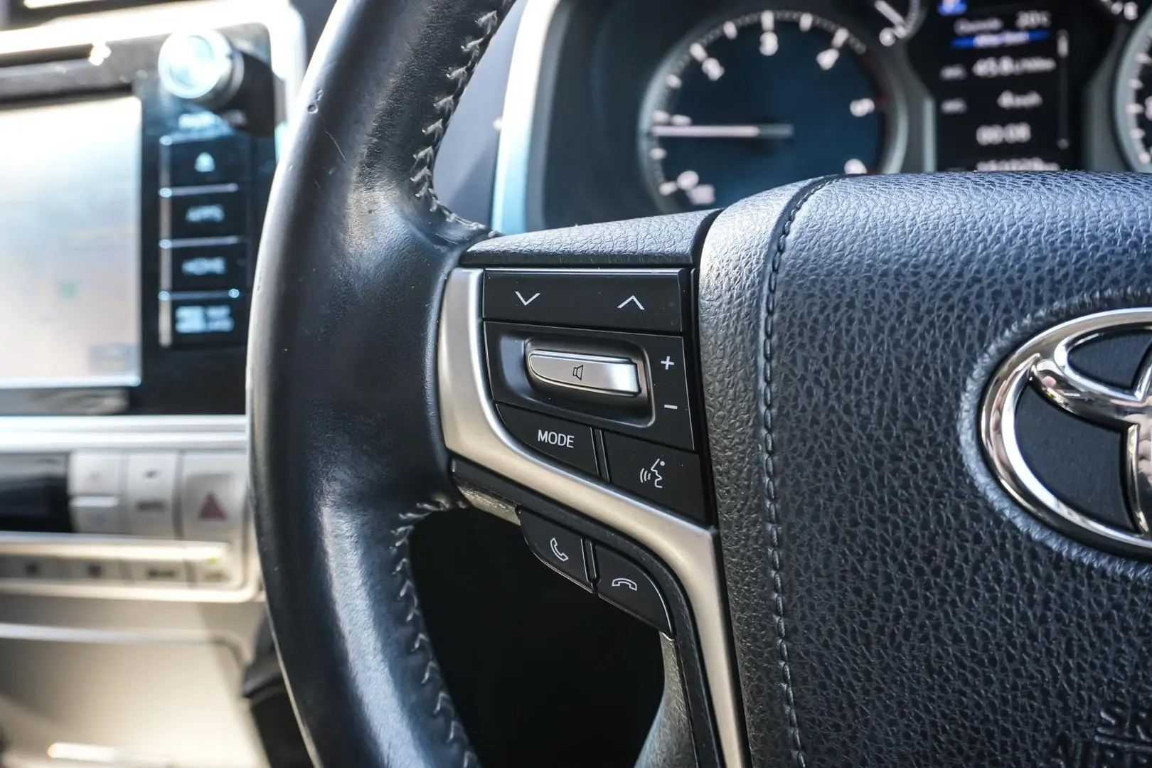 2018 Toyota Landcruiser Prado Gallery Image 18