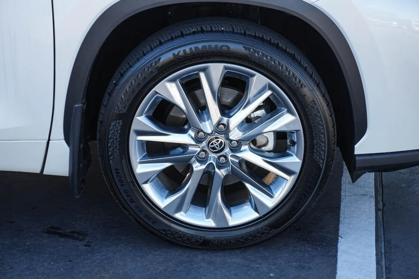 2021 Toyota Kluger Gallery Image 12