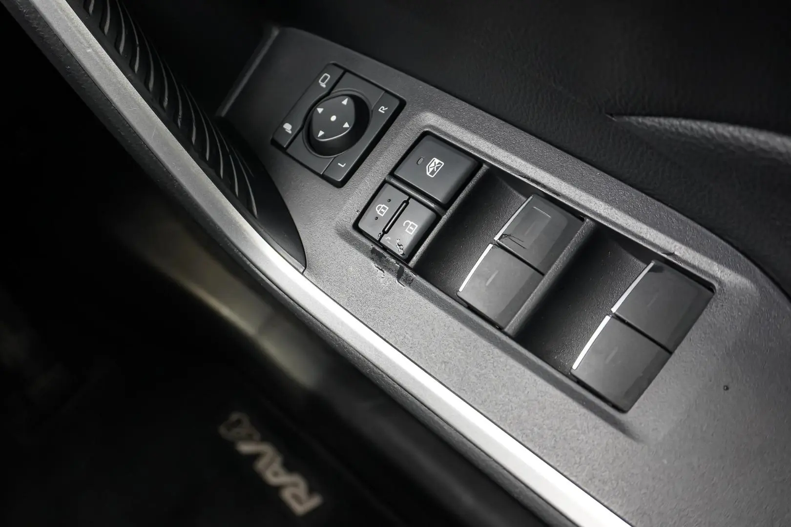 2025 Toyota RAV4 Gallery Image 22