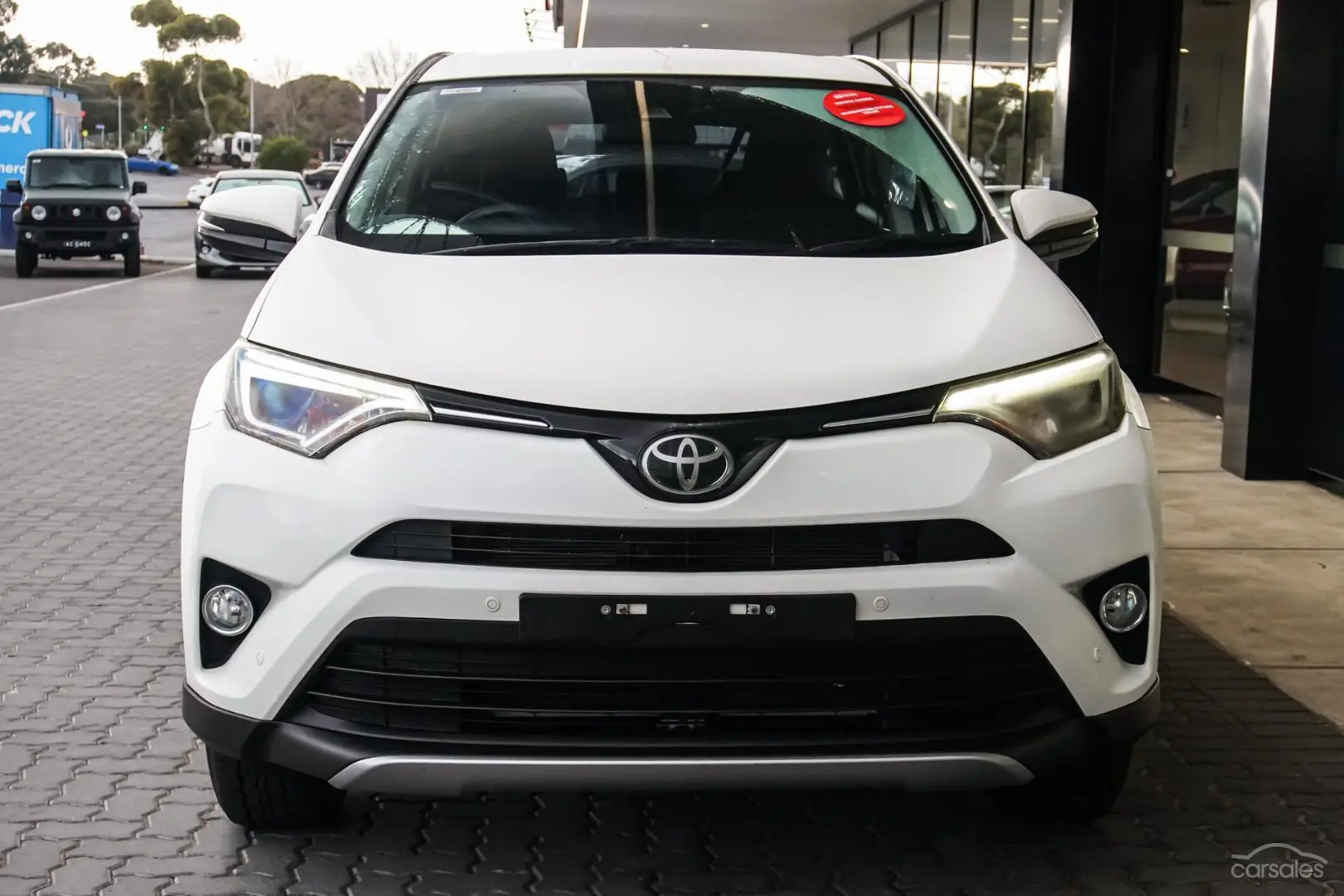 2018 Toyota RAV4 Image 4