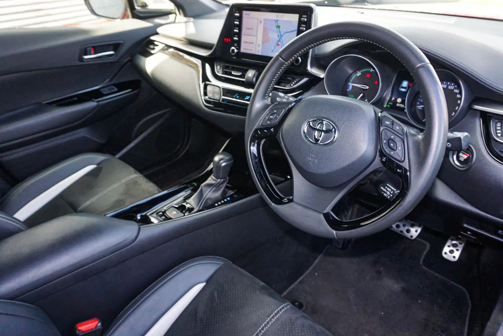 2021 Toyota C-HR Gallery Image 7
