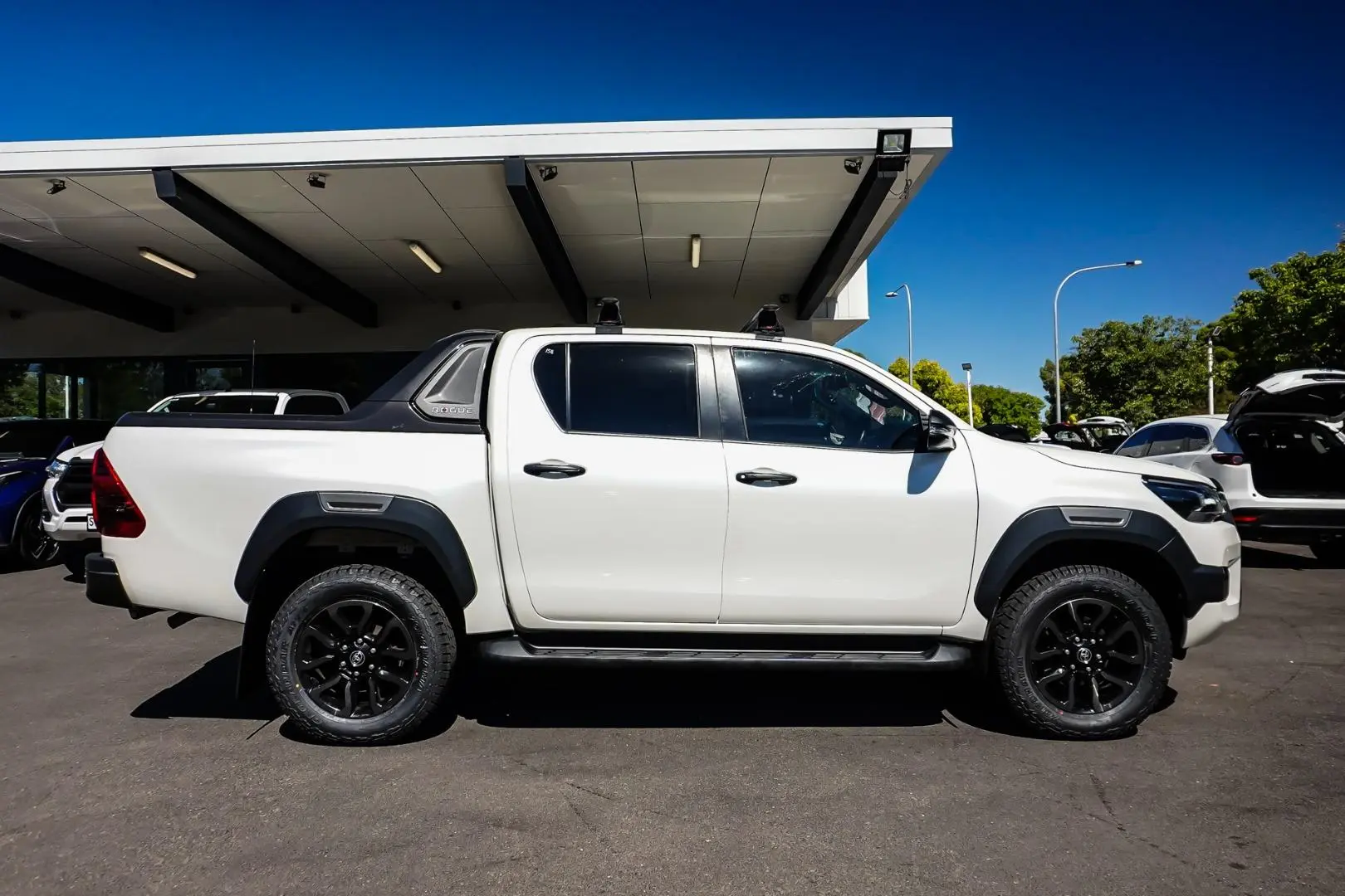 2021 Toyota Hilux Gallery Image 4