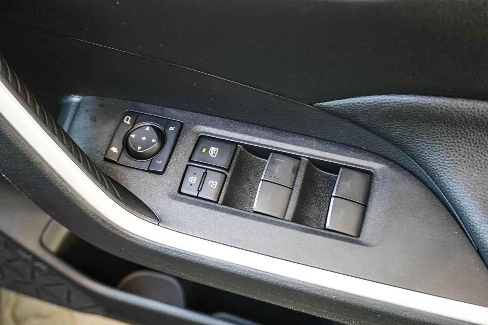 2023 Toyota RAV4 Gallery Image 16