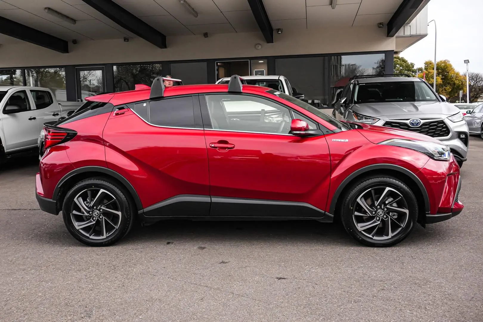 2021 Toyota C-HR Gallery Image 4