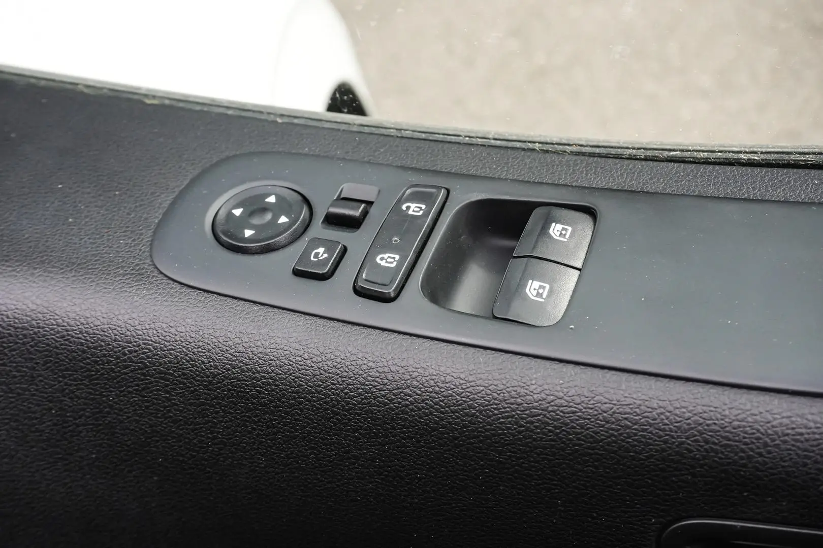 2021 Hyundai STARIA LOAD Gallery Image 17