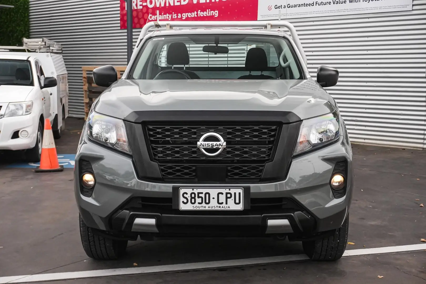2022 Nissan Navara Gallery Image 5