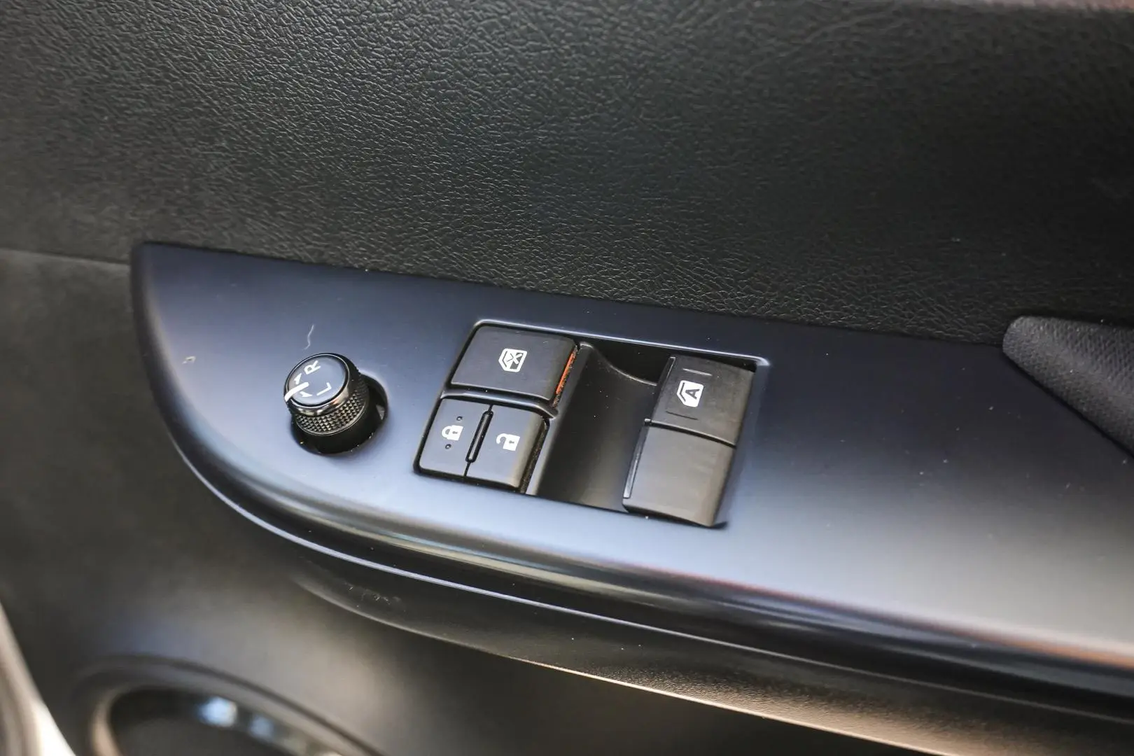 2023 Toyota Hilux Gallery Image 15