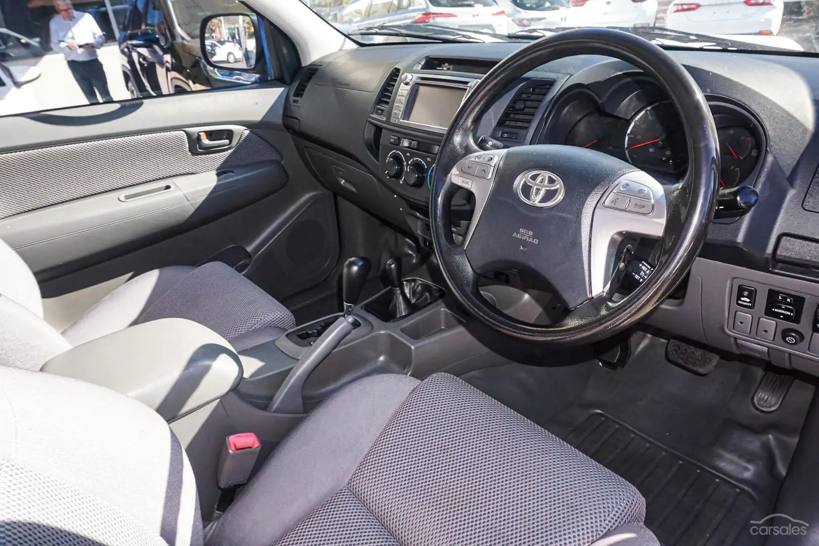 2014 Toyota Hilux Image 7