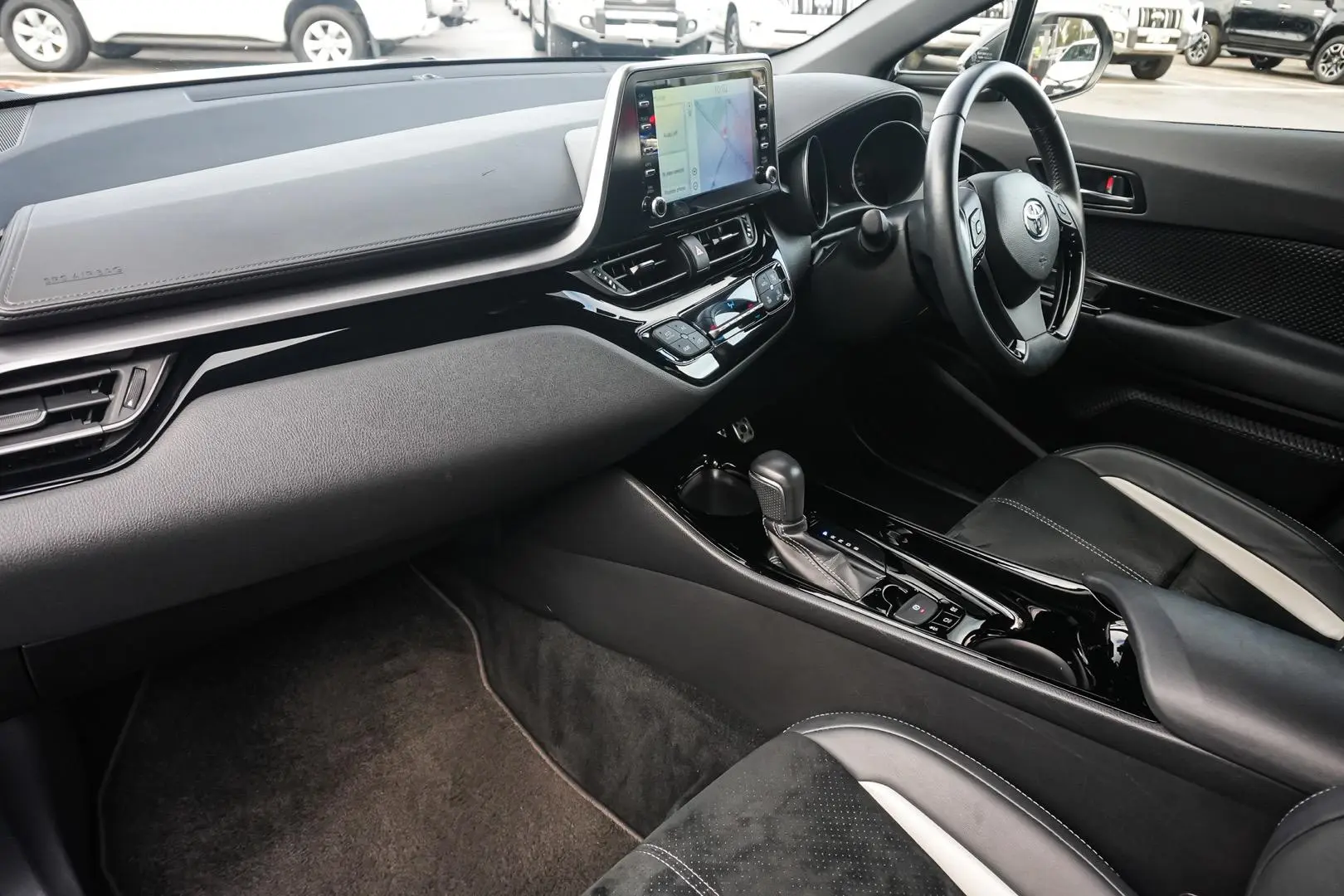 2021 Toyota C-HR Gallery Image 9