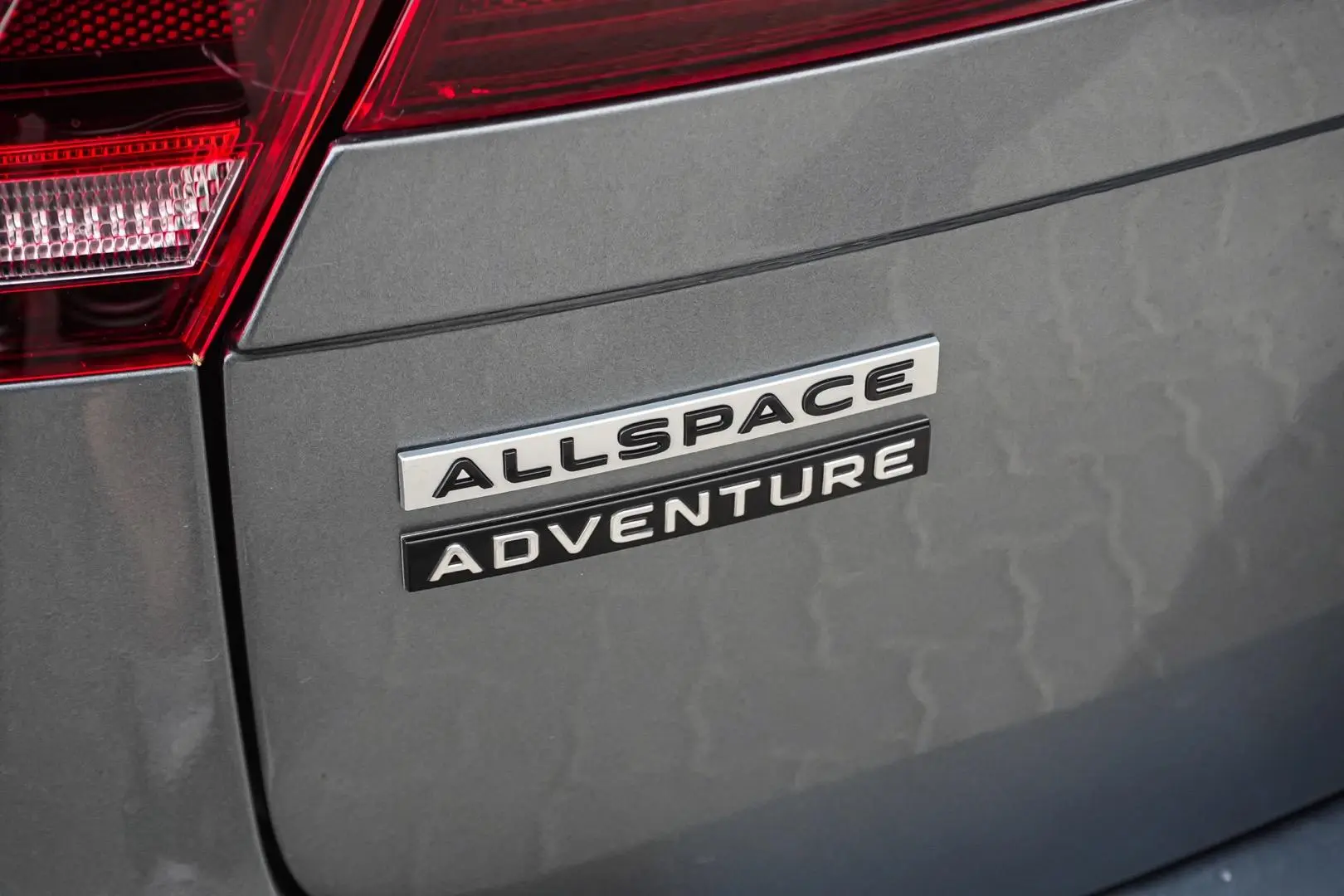 2022 Volkswagen Tiguan Gallery Image 15