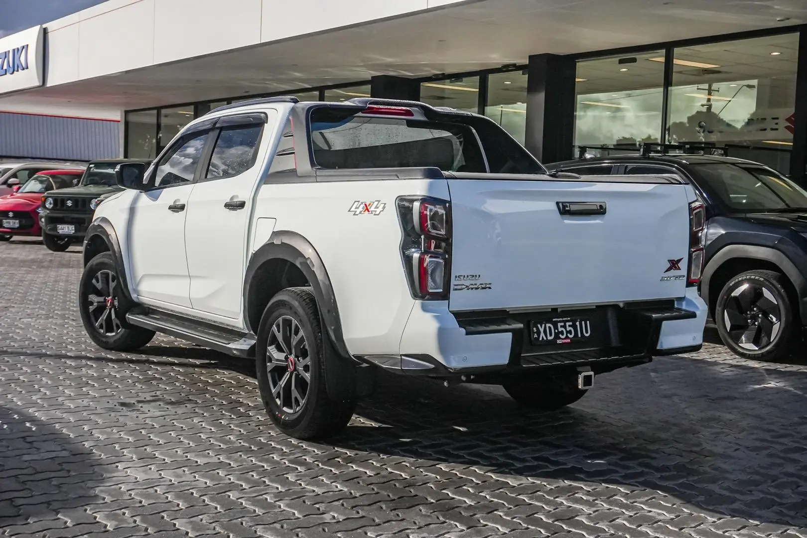2023 Isuzu D-MAX Gallery Image 3