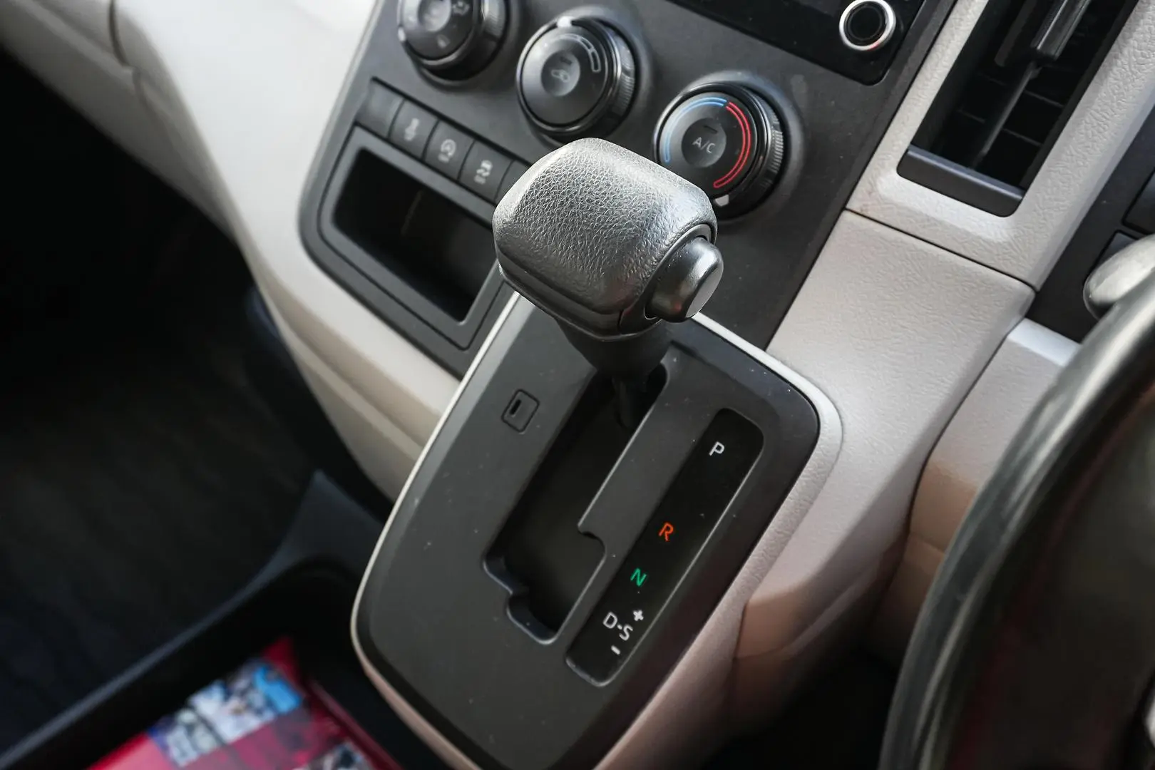 2021 Toyota Hiace Gallery Image 18