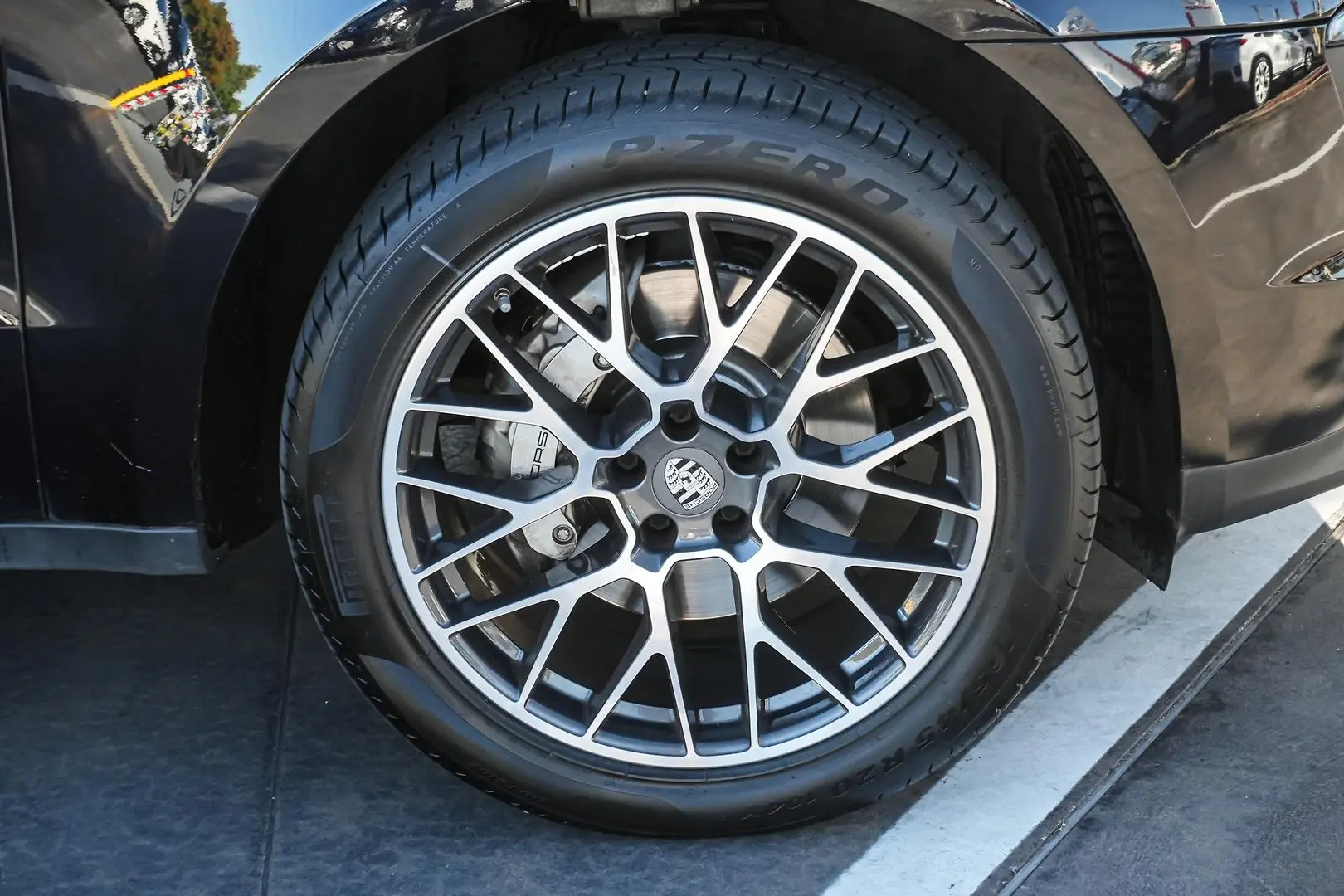 2018 Porsche Macan Gallery Image 13