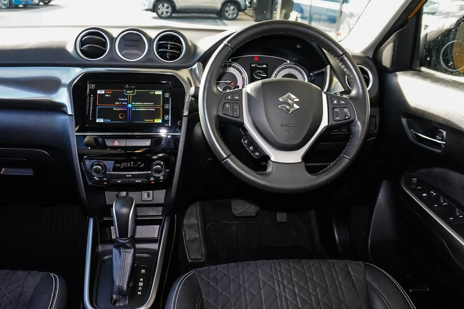 2023 Suzuki Vitara Gallery Image 9