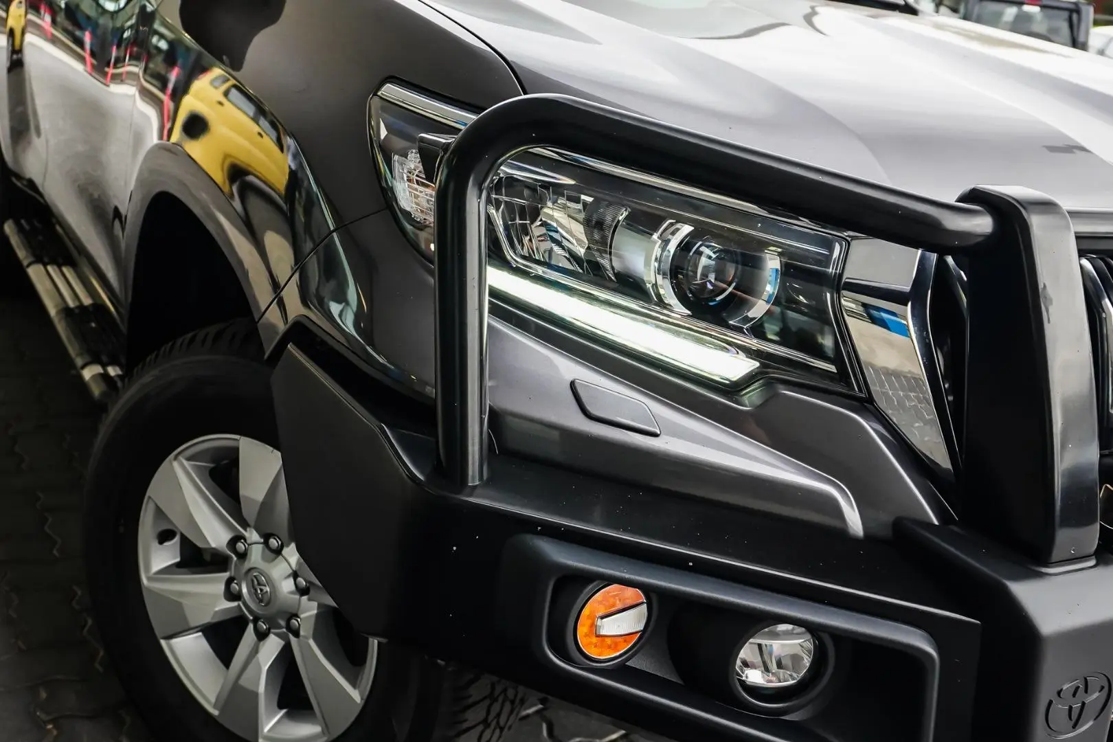 2021 Toyota Landcruiser Prado Gallery Image 11