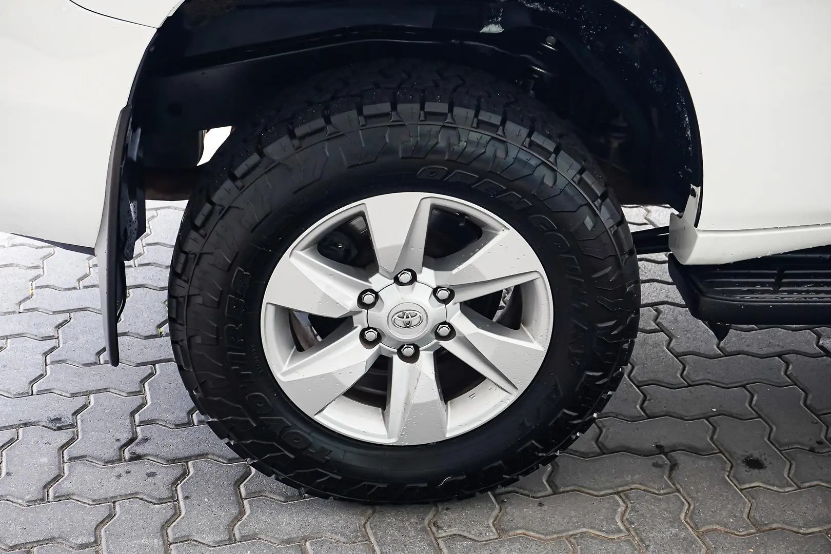 2019 Toyota Landcruiser Prado Gallery Image 18