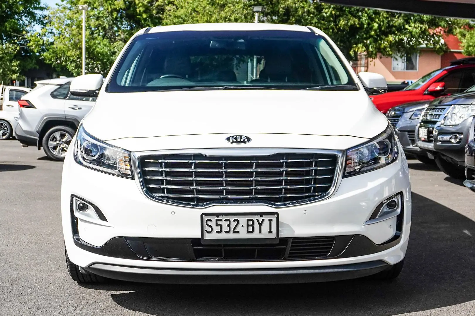 2018 Kia Carnival Gallery Image 4