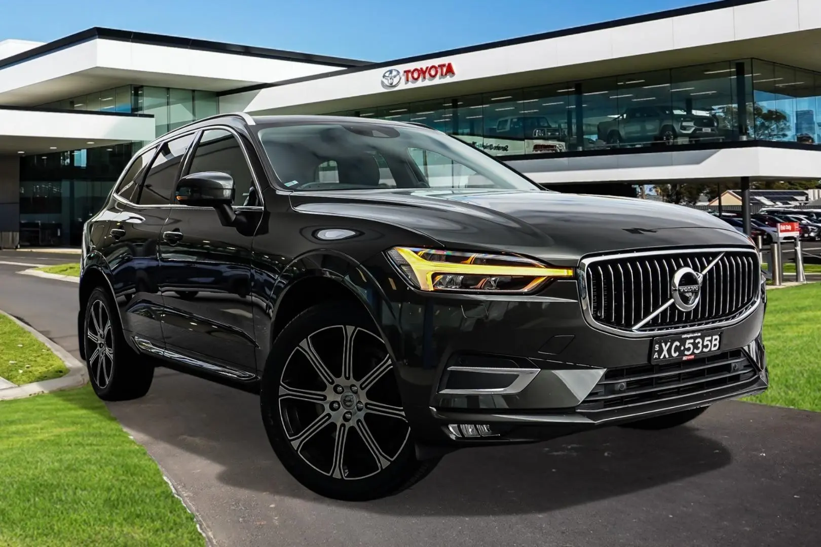 2020 Volvo XC60 Gallery Image 1