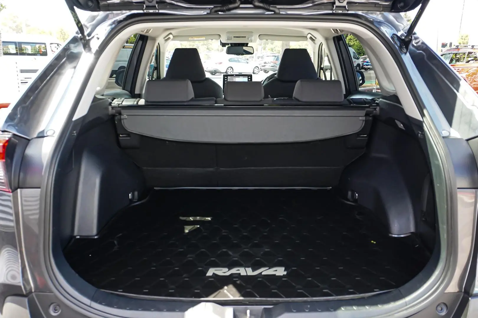 2020 Toyota RAV4 Gallery Image 10