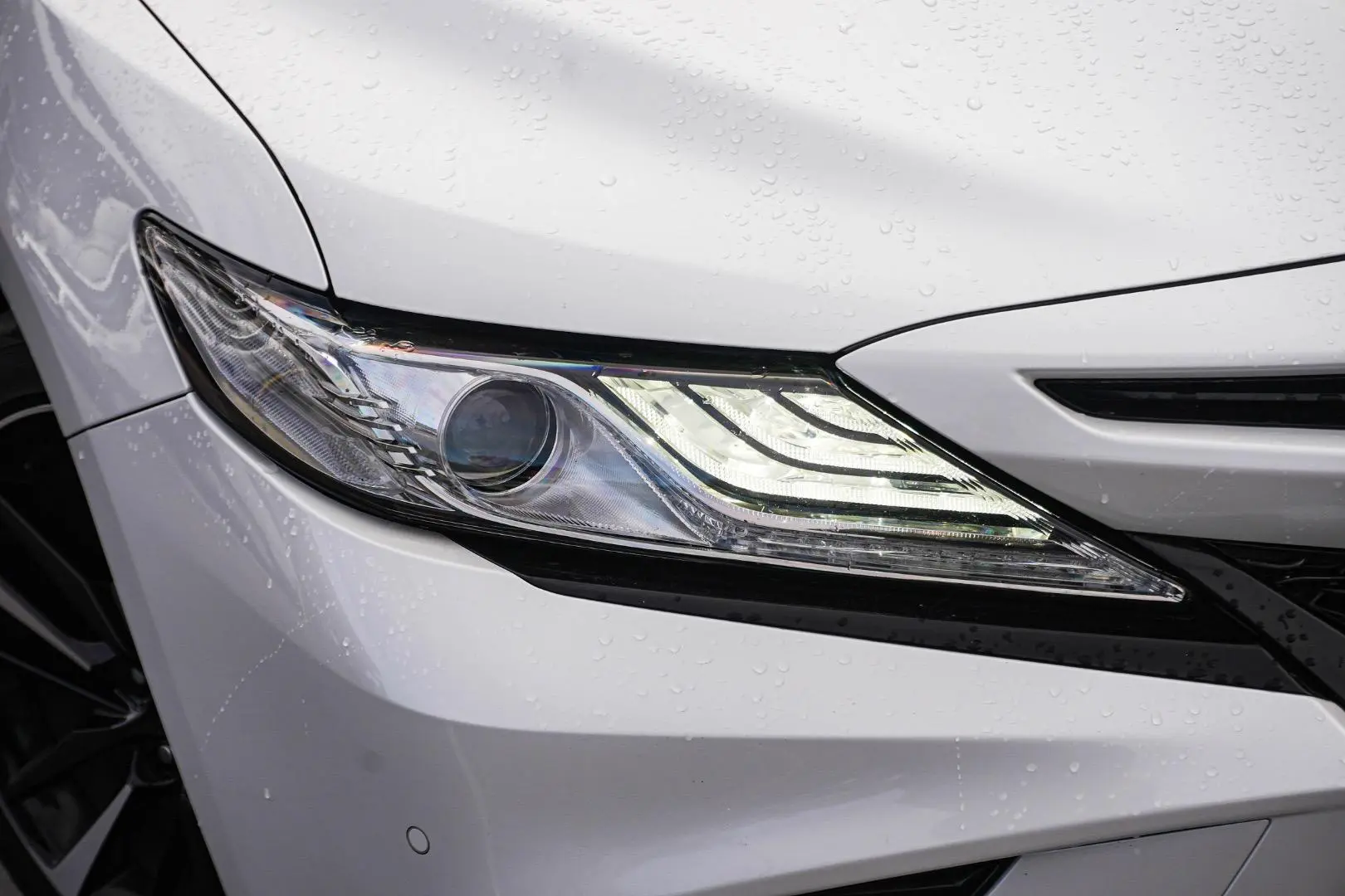 2017 Toyota Camry Gallery Image 12