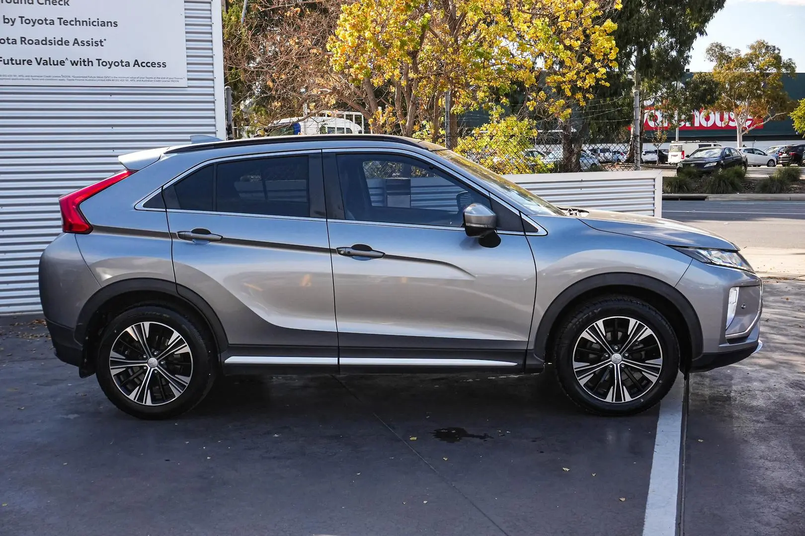 2019 Mitsubishi Eclipse Cross Gallery Image 4