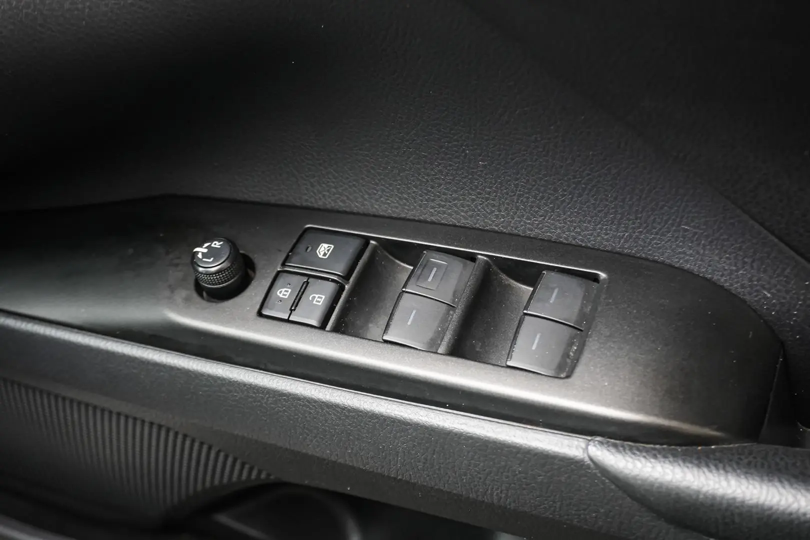 2021 Toyota Camry Gallery Image 16