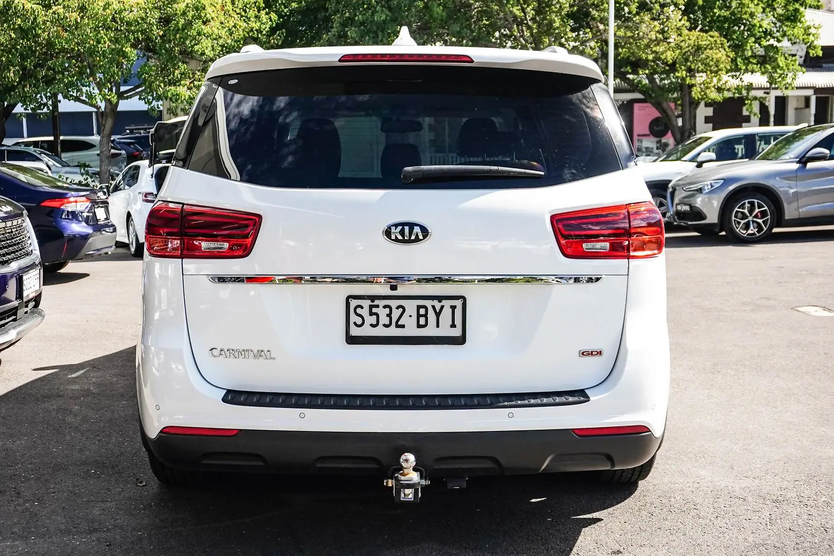 2018 Kia Carnival Gallery Image 5